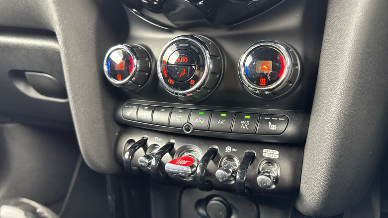 MINI Hatchback 1.5 Cooper Exclusive 3dr Auto Petrol Hatchback